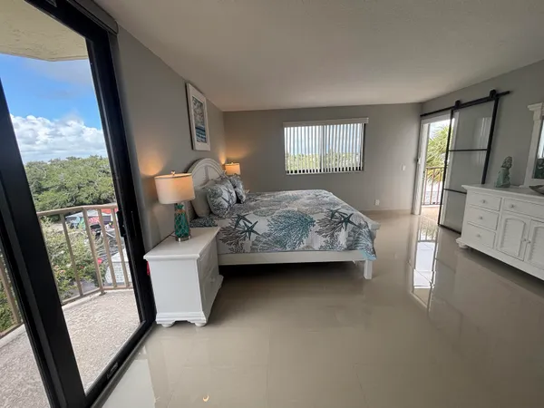 $3,000 | 1202 South Lake Drive, Unit 501, Lantana, FL 33462