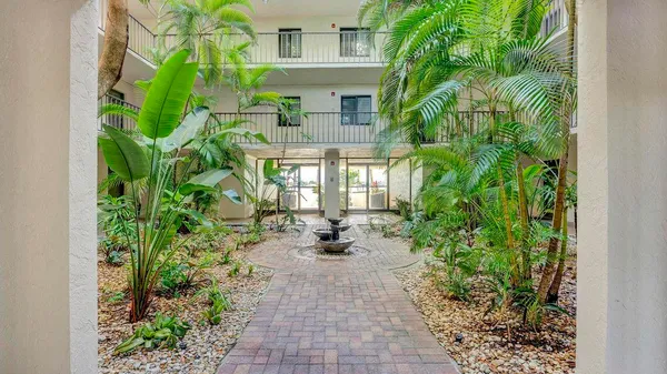 $3,000 | 1202 South Lake Drive, Unit 501, Lantana, FL 33462