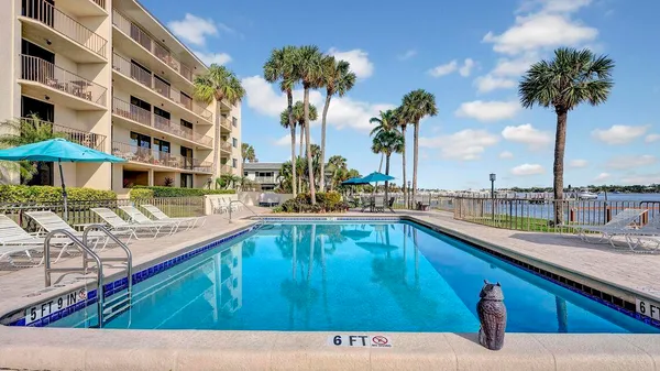 $3,000 | 1202 South Lake Drive, Unit 501, Lantana, FL 33462