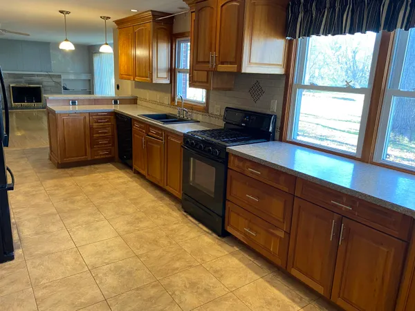 $279,900 | 616 South Stewart Avenue, Fremont, MI 49412