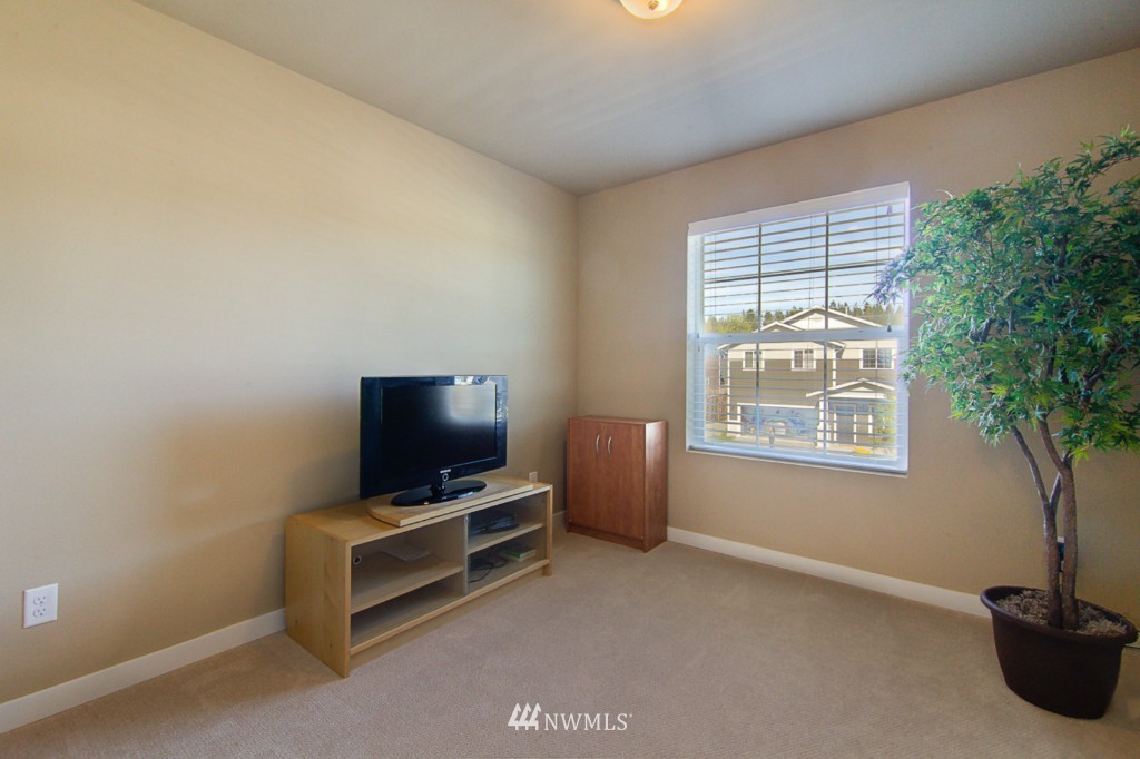 22432 36th Avenue Southeast Bothell, WA 98021 - Photo 16 of 18