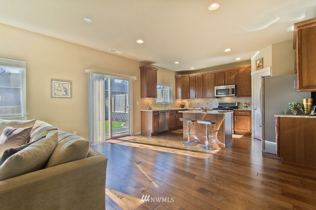 22432 36th Avenue Southeast Bothell, WA 98021 - Photo 7 of 18