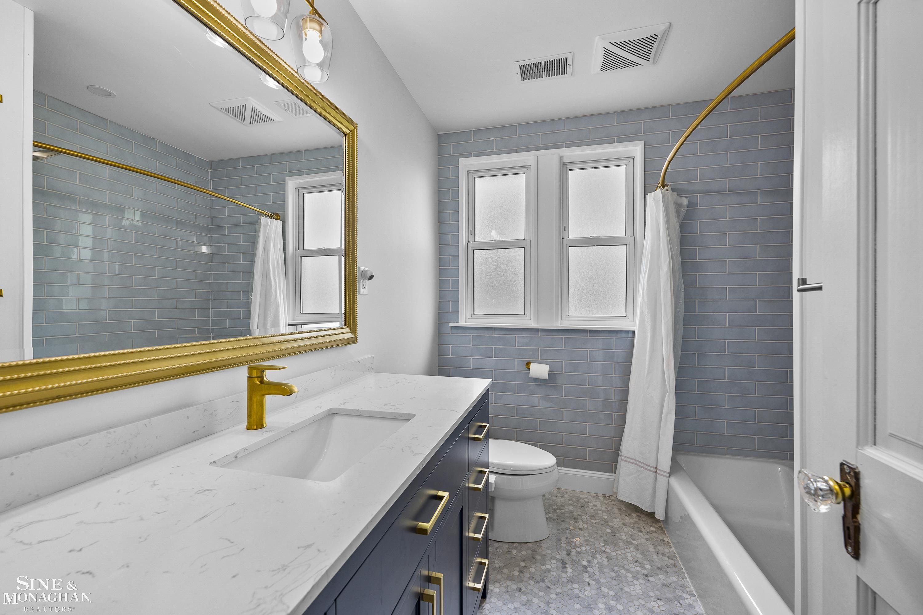 1231 Grayton Street Grosse Pointe, MI 48230 - Photo 22 of 53 50209299-3e1b7536-7620-4166-b2ab-62aeaa3a2bdd.JPG