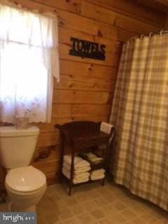 168 Whites Gap Road Berkeley Springs, WV 25411 - Photo 22 of 46 Main lvl bath Stackable W/D conveys