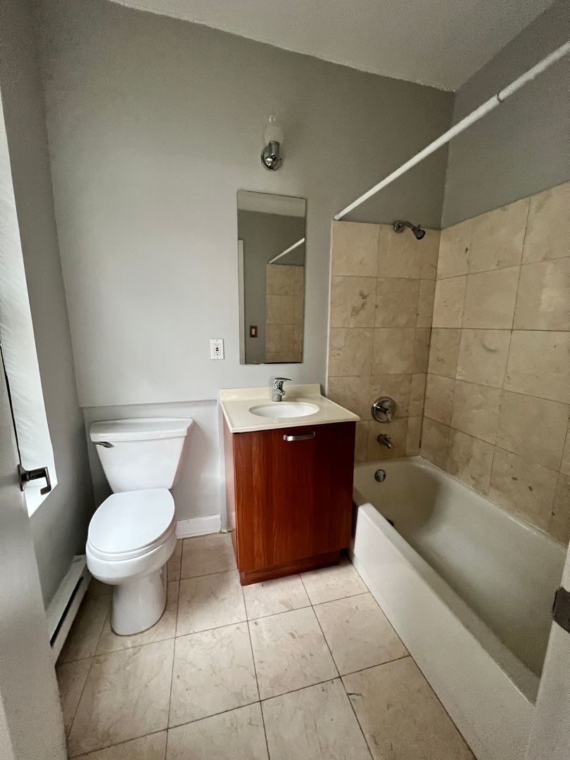 732 West Bittersweet Place, Unit 601 Chicago, IL 60613 - Photo 16 of 17