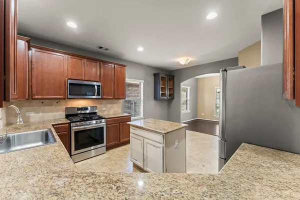 $2,450 | 3103 Lockeridge Village Drive, Spring, TX 77386