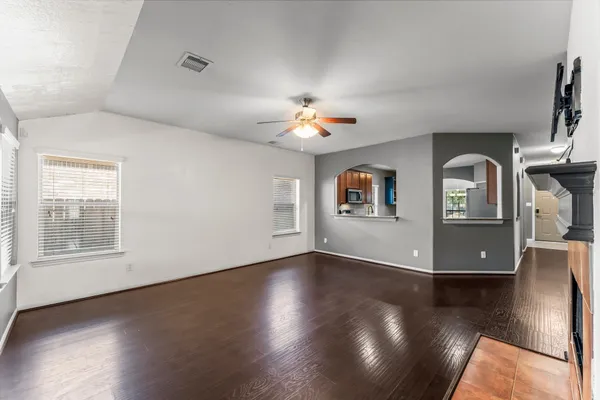 $2,450 | 3103 Lockeridge Village Drive, Spring, TX 77386