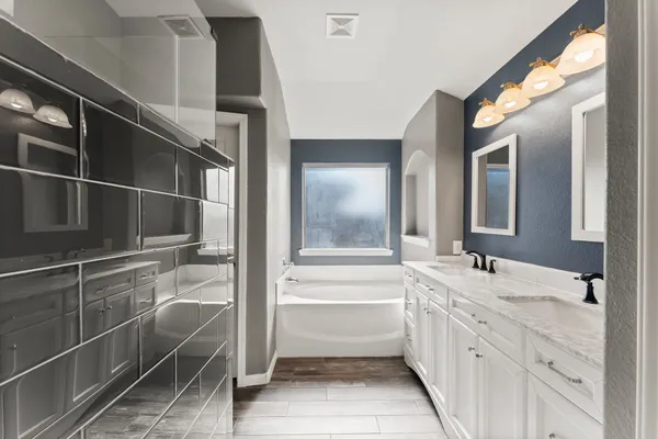 $2,450 | 3103 Lockeridge Village Drive, Spring, TX 77386