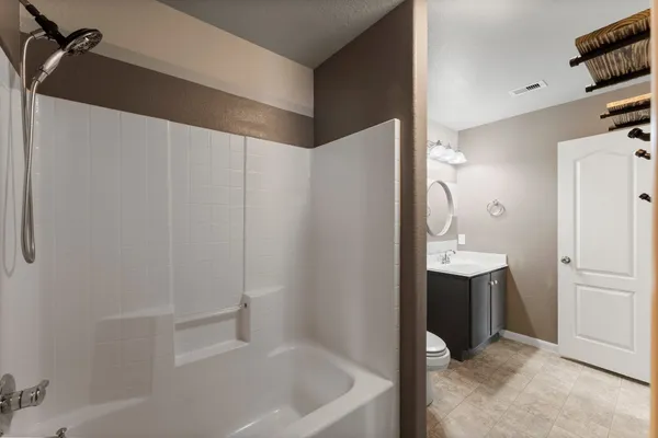 $2,450 | 3103 Lockeridge Village Drive, Spring, TX 77386