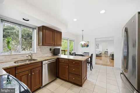 $1,150,000 | 10 Wandering Trail Court, Potomac, MD 20854