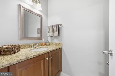 $1,150,000 | 10 Wandering Trail Court, Potomac, MD 20854