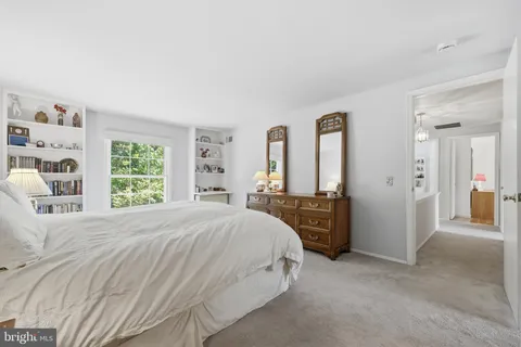 $1,150,000 | 10 Wandering Trail Court, Potomac, MD 20854