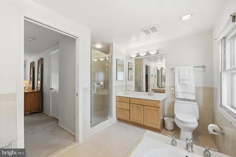 $1,150,000 | 10 Wandering Trail Court, Potomac, MD 20854