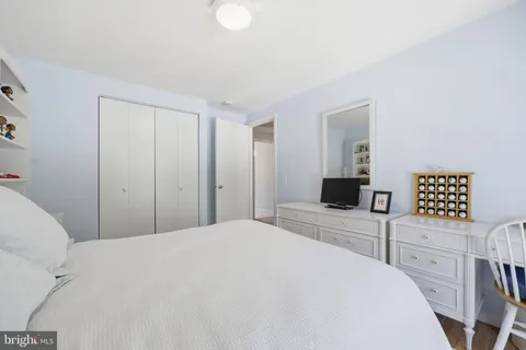 $1,150,000 | 10 Wandering Trail Court, Potomac, MD 20854
