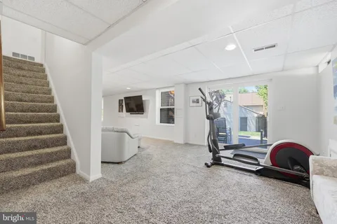 $1,150,000 | 10 Wandering Trail Court, Potomac, MD 20854