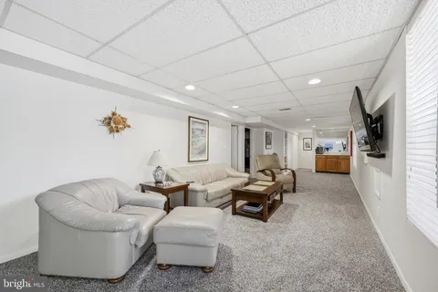 $1,150,000 | 10 Wandering Trail Court, Potomac, MD 20854