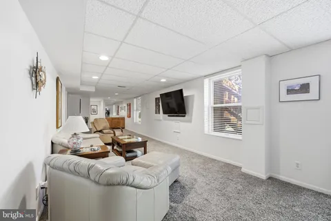 $1,150,000 | 10 Wandering Trail Court, Potomac, MD 20854