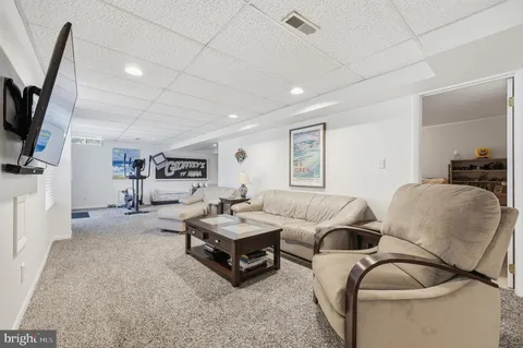 $1,150,000 | 10 Wandering Trail Court, Potomac, MD 20854