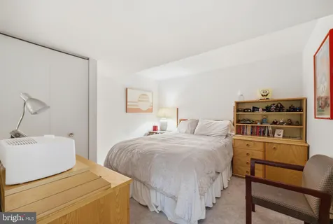 $1,150,000 | 10 Wandering Trail Court, Potomac, MD 20854