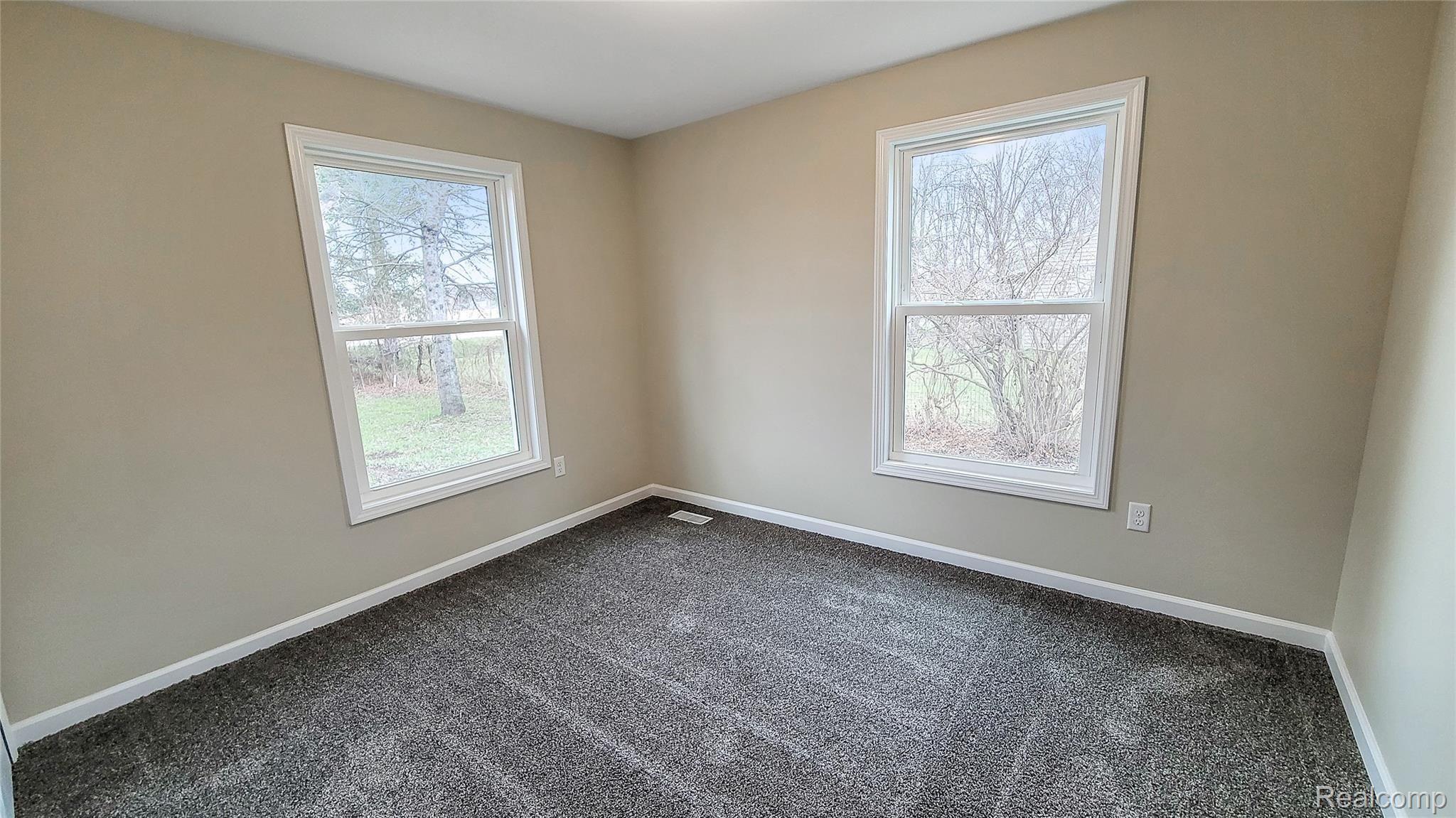 14099 Duffield Road Montrose, MI 48457 - Photo 13 of 18 20211203_122032.jpg