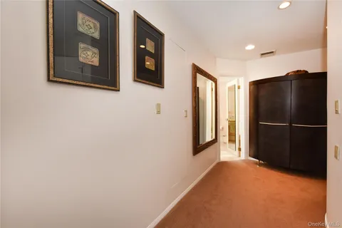 $1,699,998 | 3 Joy Drive, Manhasset Hills, NY 11040