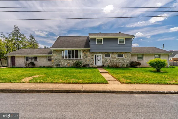 $499,900 | 270 Elizabeth Street, Landisville, PA 17538