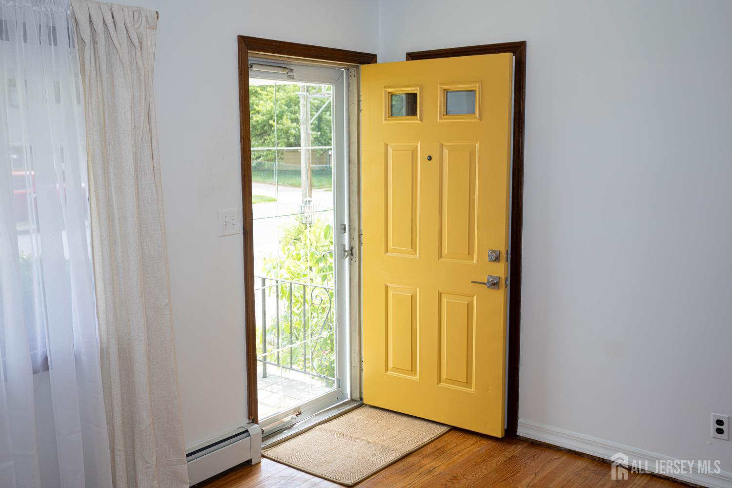 8 Stony Road Edison, NJ 08817 - Photo 8 of 45 Gallery Image 8