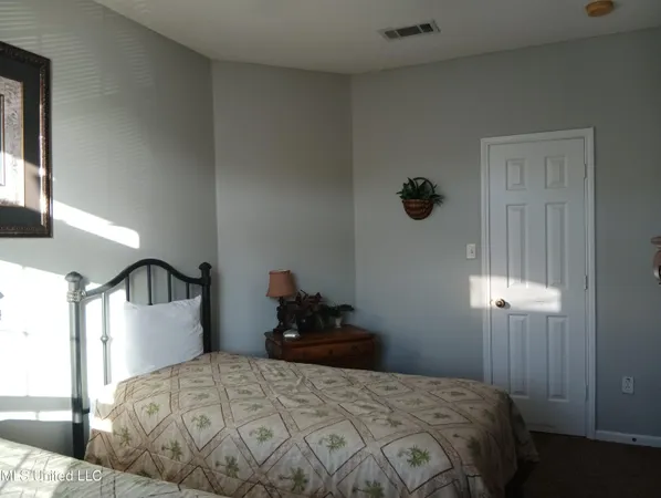 $260,000 | 2252 Beach Drive, Unit 806, Gulfport, MS 39507