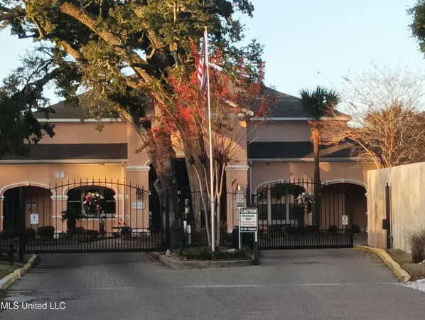 $260,000 | 2252 Beach Drive, Unit 806, Gulfport, MS 39507