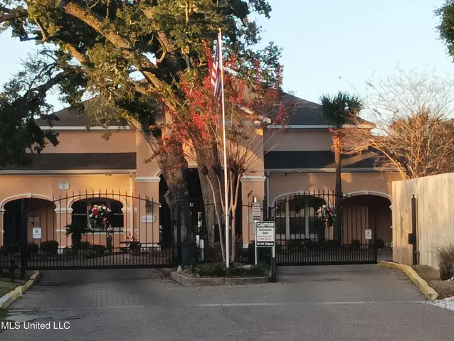 $280,000 | 2252 Beach Drive, Unit 806, Gulfport, MS 39507