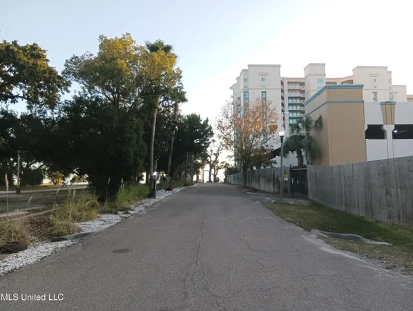 $260,000 | 2252 Beach Drive, Unit 806, Gulfport, MS 39507