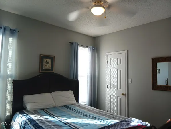 $260,000 | 2252 Beach Drive, Unit 806, Gulfport, MS 39507