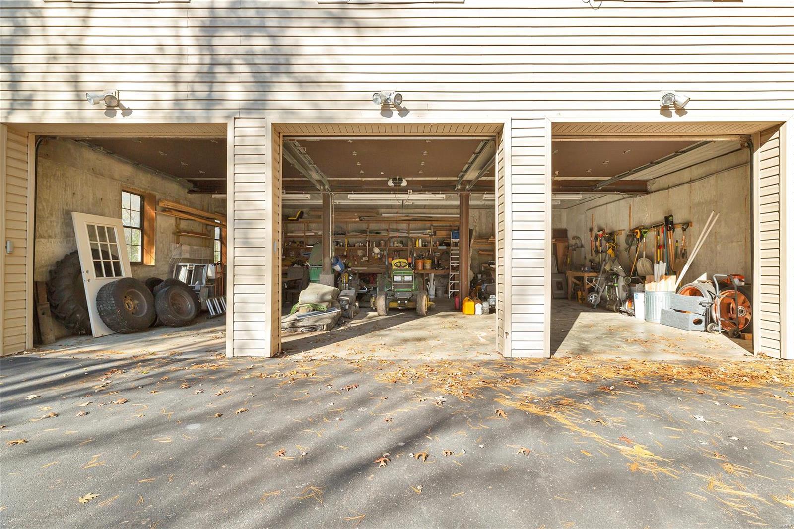 7870 Becker Road St. Louis, MO 63129 - Photo 36 of 48