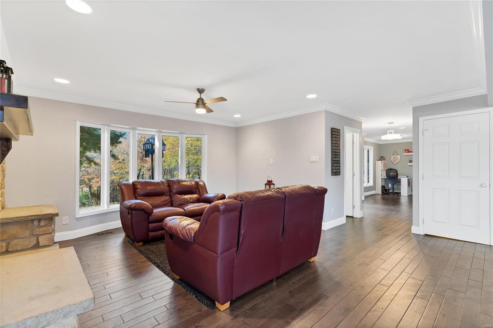 7870 Becker Road St. Louis, MO 63129 - Photo 8 of 48