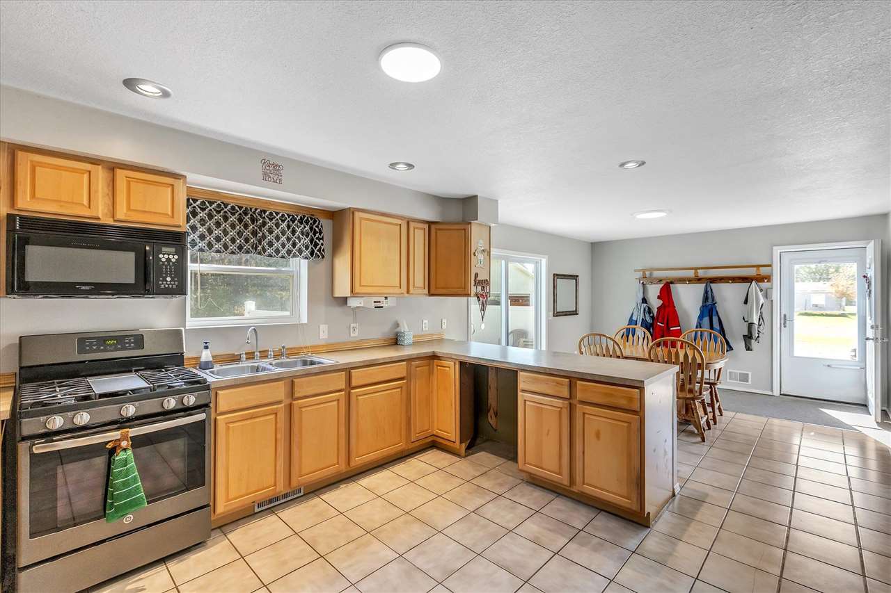 3901 South Loomis Road Mount Pleasant, MI 48858 - Photo 19 of 56 1893572-18.JPG