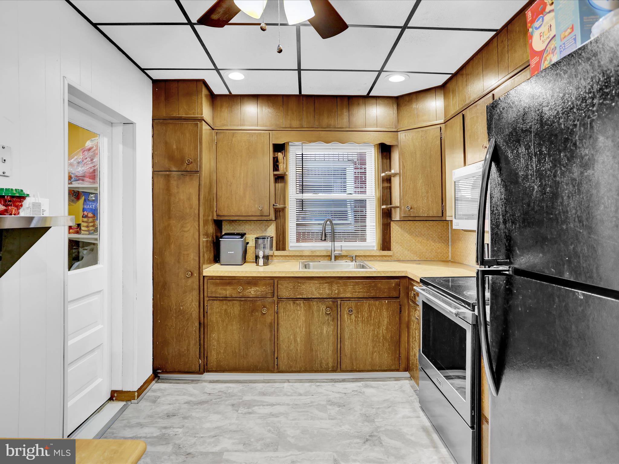 206 North Miller Street Reading, PA 19607 - Photo 16 of 30 3I3A6007