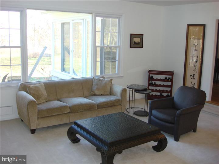 531 Walker Road Wayne, PA 19087 - Photo 7 of 25 Living Room