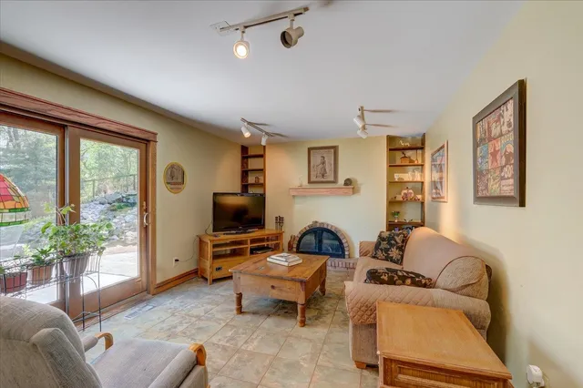 $999,000 | 4631 County Hwy A, Oregon, WI 53575