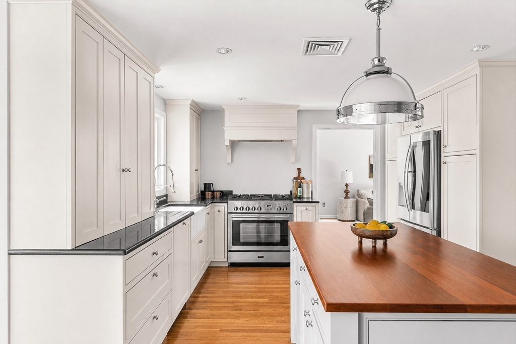 50 Brooks Street Winchester, MA 01890 - Photo 11 of 42