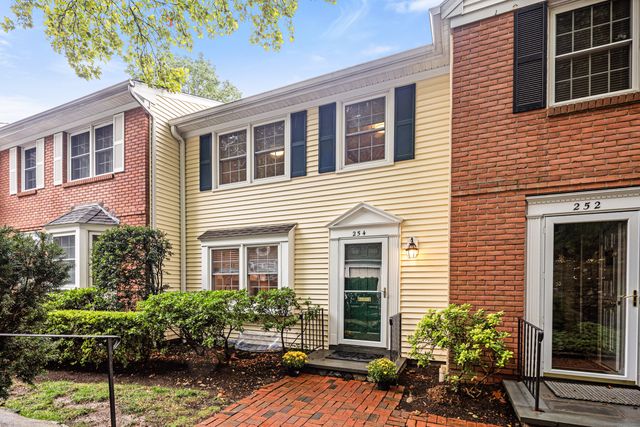 $949,000 | 254 Park Street, Unit 254, New Canaan, CT 06840