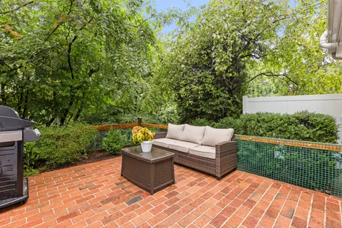 $949,000 | 254 Park Street, Unit 254, New Canaan, CT 06840