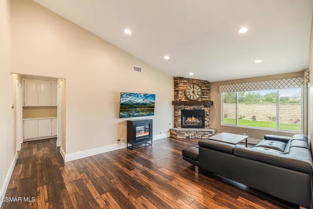 $999,000 | 4067 Weeping Willow Drive, Moorpark, CA 93021