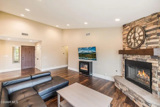 $999,000 | 4067 Weeping Willow Drive, Moorpark, CA 93021