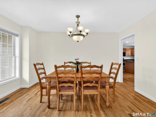 $649,900 | 86 Corey Lane, East Lyme, CT 06357