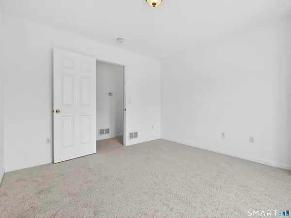 $649,900 | 86 Corey Lane, East Lyme, CT 06357