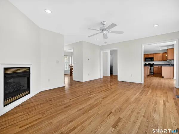 $649,900 | 86 Corey Lane, East Lyme, CT 06357