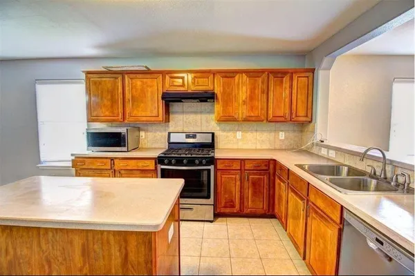 $2,000 | 21402 Doral Rose Lane, Katy, TX 77449