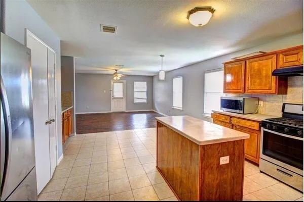 $2,000 | 21402 Doral Rose Lane, Katy, TX 77449