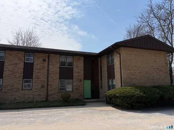 $1,100 | 888 Main Street, Torrington, CT 06790