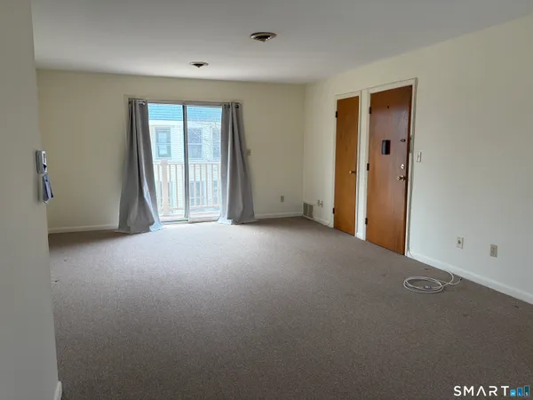 $1,100 | 888 Main Street, Torrington, CT 06790